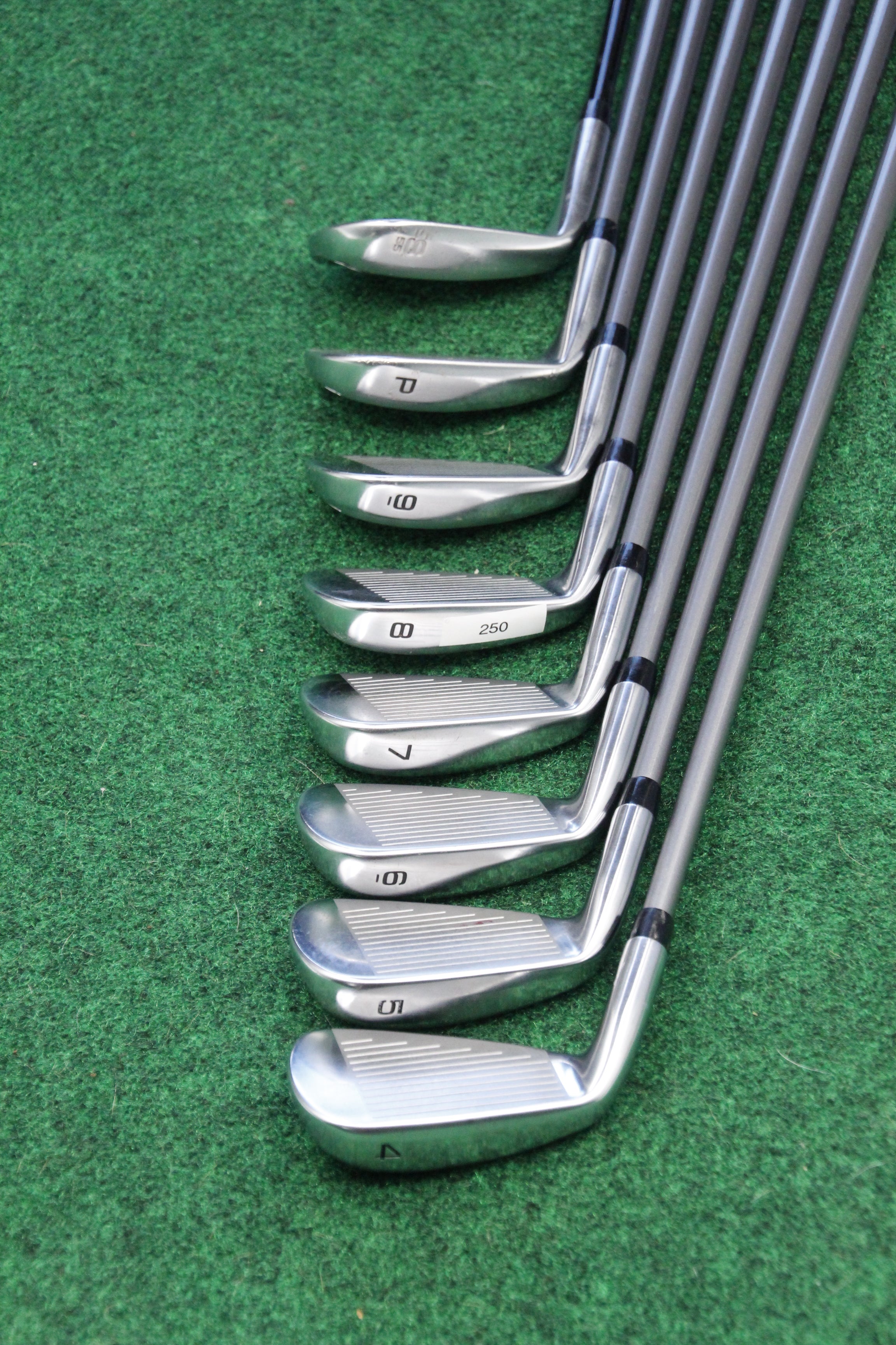 Mizuno  JPX 800  4 - PW, SW R Flex