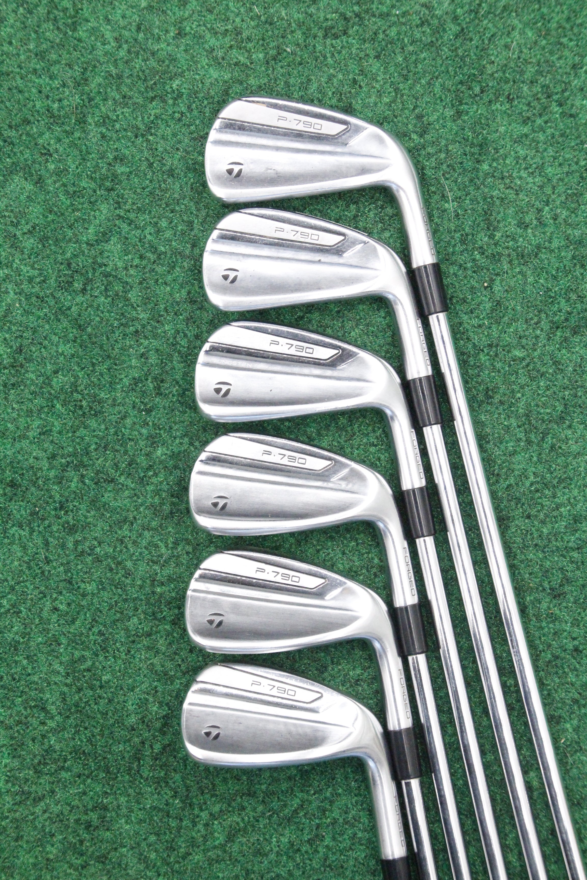 TaylorMade 2019 P790  4 - PW, AW R Flex