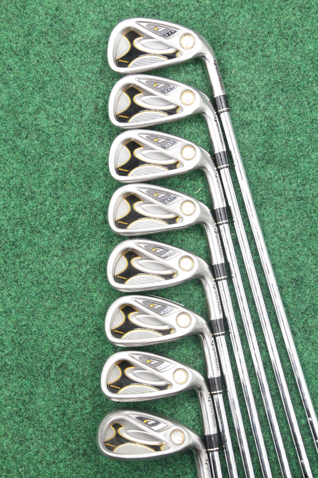 TaylorMade R7 Draw  4 - PW, SW R Flex